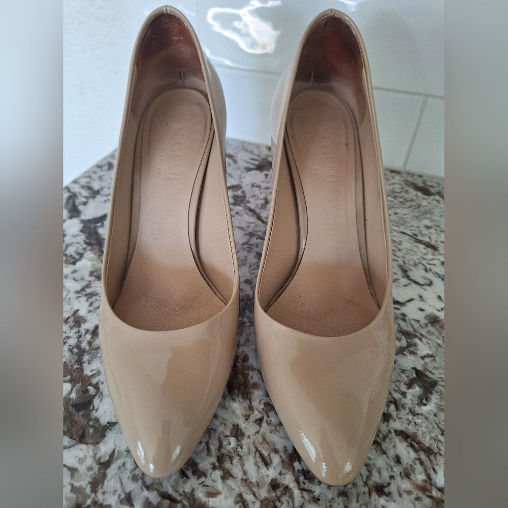 M. Gemi nude patent leather Lustro  block heel  Flats size 38